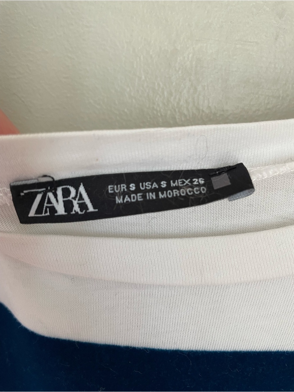 ZARA Graphic Portrait Tee White Pink Hair Woman Graphic T-Shirt Small Streetwear - Picture 3 of 7